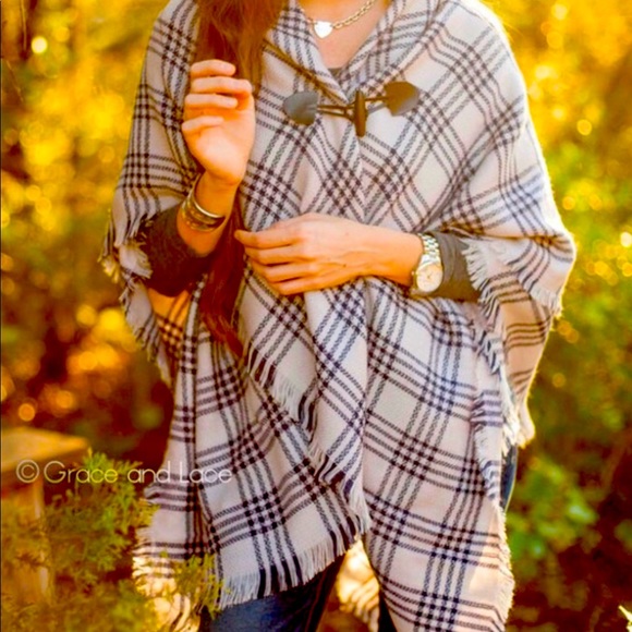 Grace & Lace Accessories - GRACE & LACE 💙🤍 Navy Plaid Blanket Toggle Scarf Cover Up Wrap